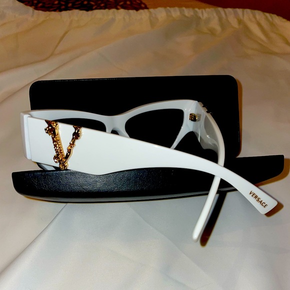 Versace Sunglasses Versace Virtus Cat-Eye White
Case included - Picture 1 of 4